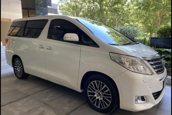 2012 Toyota Alphard 