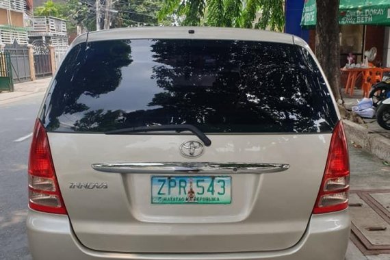 Selling Beige Toyota Innova 2008 SUV / MPV in Manila