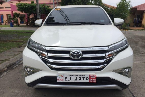 Selling White Toyota Rush for sale in Manila