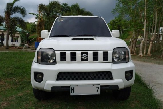 White Suzuki Jimny for sale in Noveleta