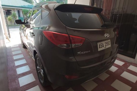 Selling Brown Hyundai Tucson in Manila