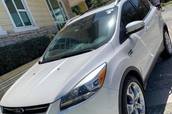 White Ford Escape 2015 for sale in Manila