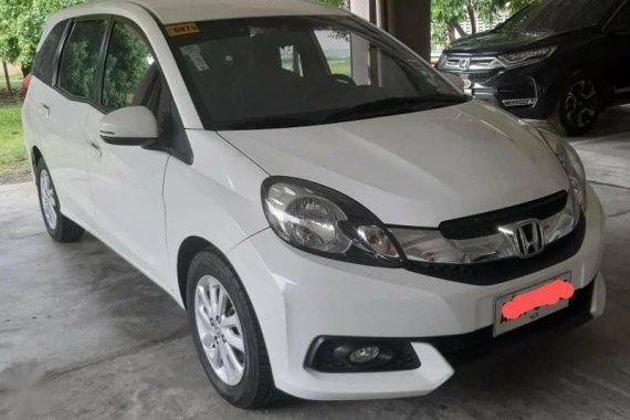 Selling White Honda Mobilio 2015 in Makati