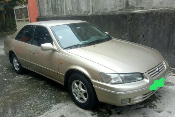 Silver Toyota Camry for sale in Glorietta Mall