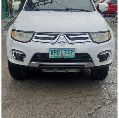 Selling White Mitsubishi Montero in Mabini