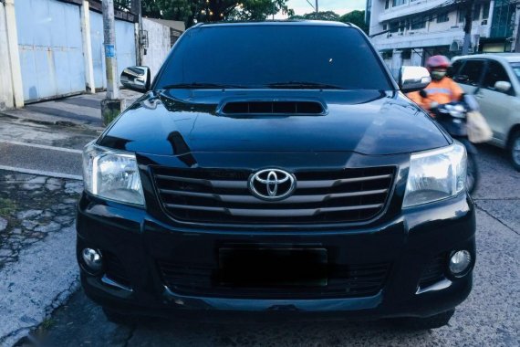 Sell Black Toyota Hilux in Caloocan