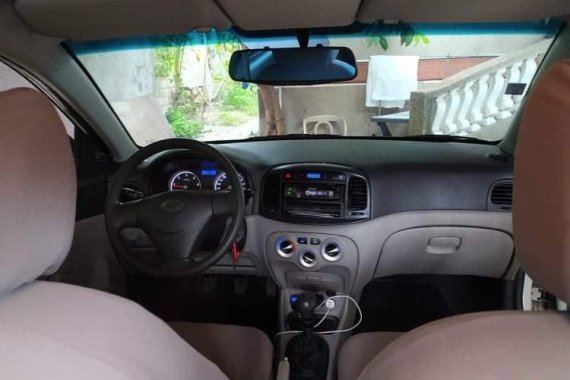 Sell White 2010 Hyundai Accent in Manila