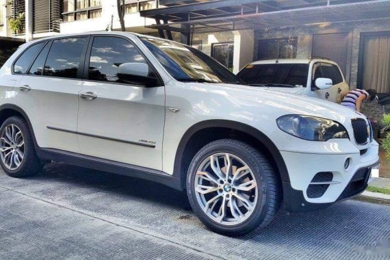 Selling White Bmw X5 2012 in Manila