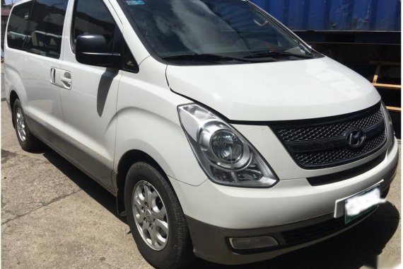 Sell White Hyundai Grand starex in Mandaue