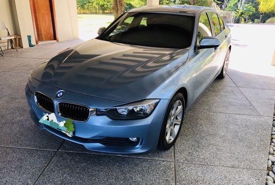 Selling Blue Bmw 318D for sale in Makati