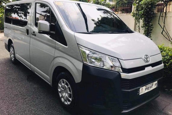 TOYOTA HIACE COMMUTER DE LUXE 2020