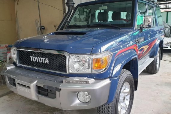 Sell Blue Toyota Land Cruiser in Quezon City