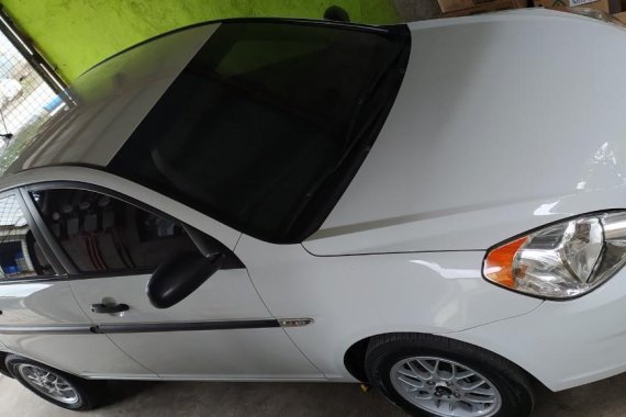 Sell White Hyundai Accent in Manila