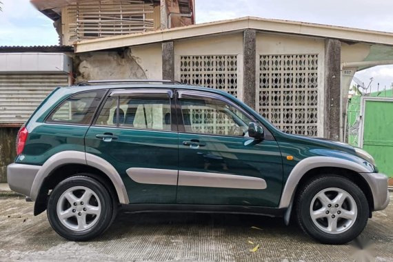 Green Toyota Rav4 2002 for sale in Manila