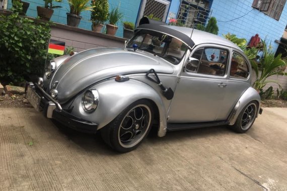 Silver Volkswagen Beetle 2000 for sale in Automatic