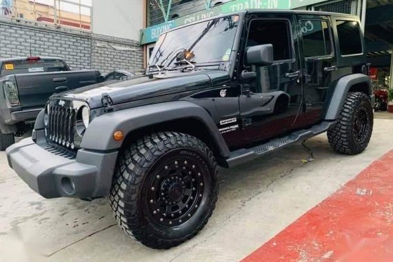 Selling Black Jeep Wrangler in Manila