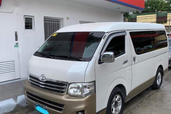 Selling White Toyota Hiace Super Grandia in Quezon City