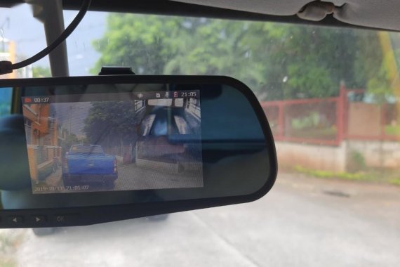 Selling Yellow Mitsubishi L300 in Antipolo