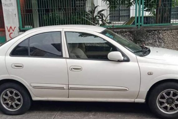 White Nissan Sentra for sale in Manila