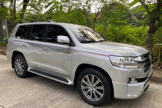 Selling Silver Toyota Land Cruiser in San Lorenzo