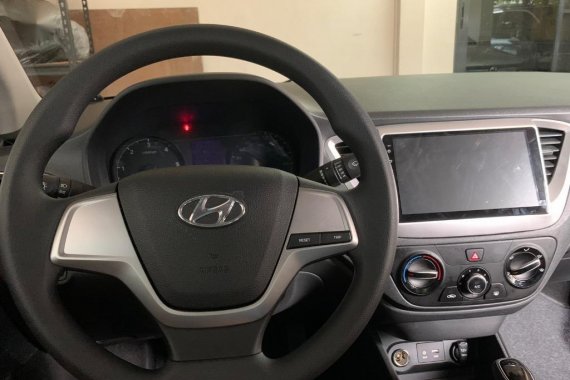 White Hyundai Accent for sale in Makati City