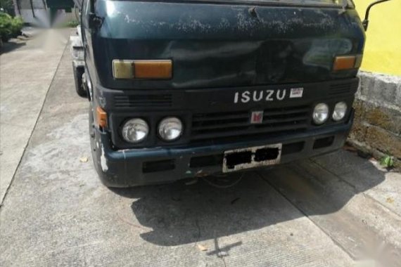 Black Isuzu Elf 1984 for sale in Heritage Homes