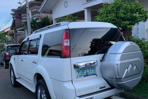 White Ford Everest for sale in Manila