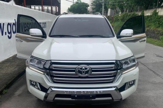 White Toyota Land Cruiser for sale in Quezon City