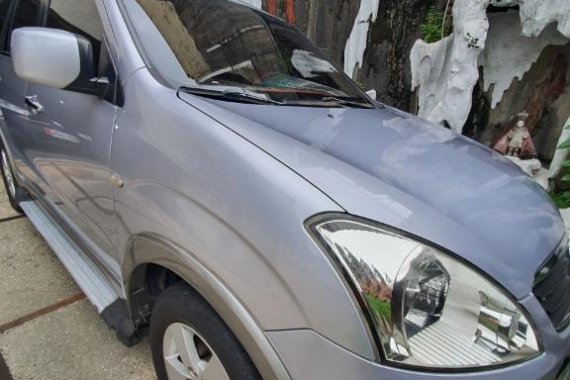 Sell Silver Mitsubishi Outlander in Quezon City