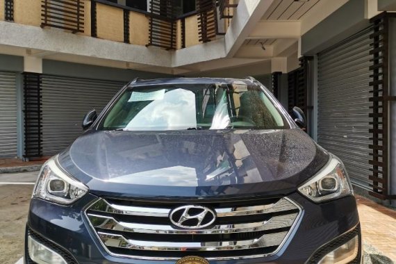 Sell Black Hyundai Santa Fe in Malolos