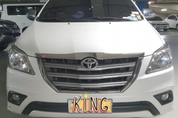 Selling White Toyota Innova in Antipolo