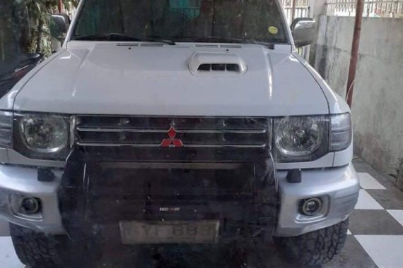 Selling White Mitsubishi Pajero in Butuan