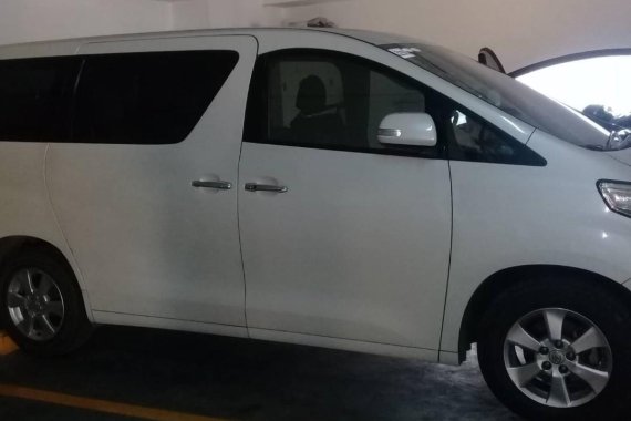 White Toyota Alphard for sale in Manila