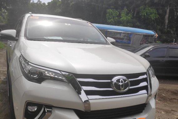 Selling Pearl White Toyota Fortuner for sale in Parañaque