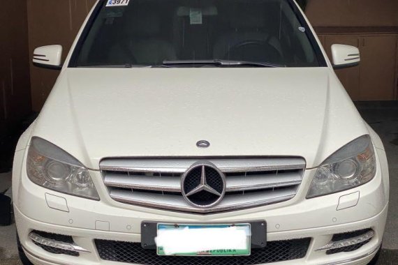 White Mercedes-Benz C200 for sale in Manila