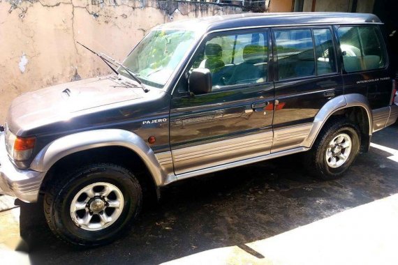 Sell Black Mitsubishi Pajero in Marikina