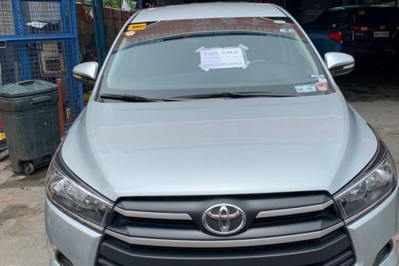 Silver Toyota Innova for sale in Las Pinas