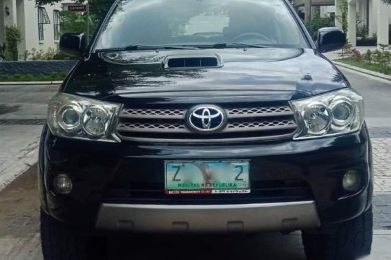 Black Toyota Fortuner 2009 for sale in Manila