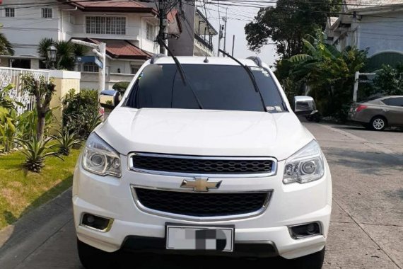 Selling White Chevrolet Trailblazer in Parañaque