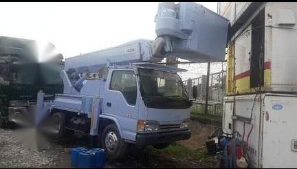 Selling White Isuzu Elf in Quezon City