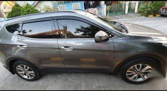 Sell Grey Hyundai Santa Fe in Bambang