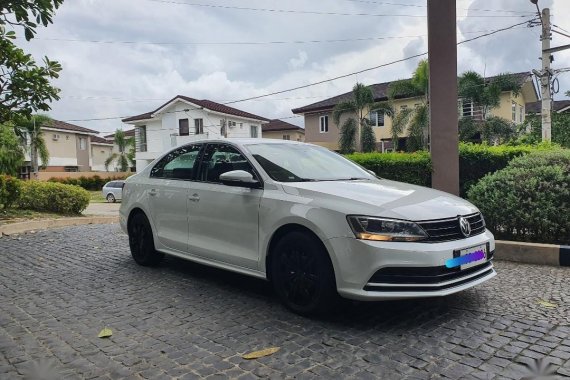 Sell White Volkswagen Jetta in Manila