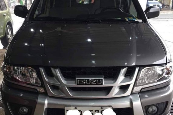 Selling Black Isuzu Crosswind in Manila