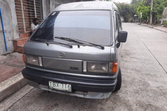 Selling Silver Toyota Lite Ace in Manila