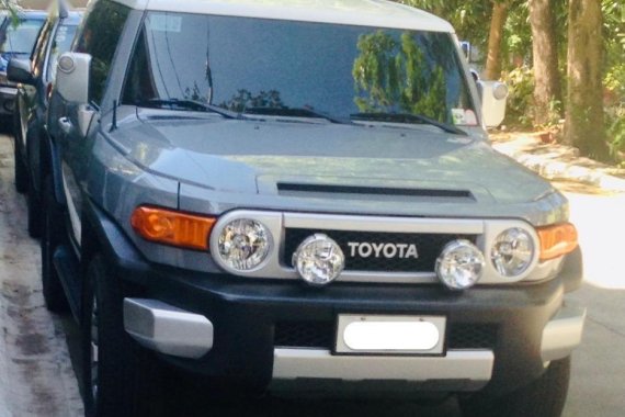 Sell Silver Toyota Fj Cruiser in Manila