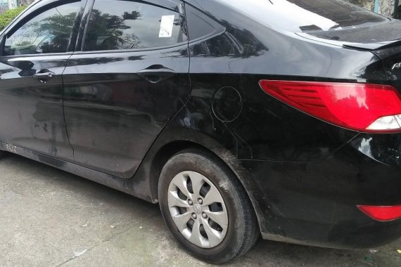 Selling Black Hyundai Accent in San Mateo