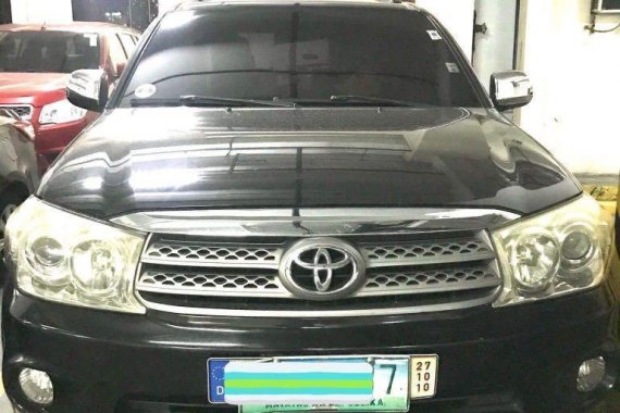 Black Toyota Fortuner 2009 for sale in Manila