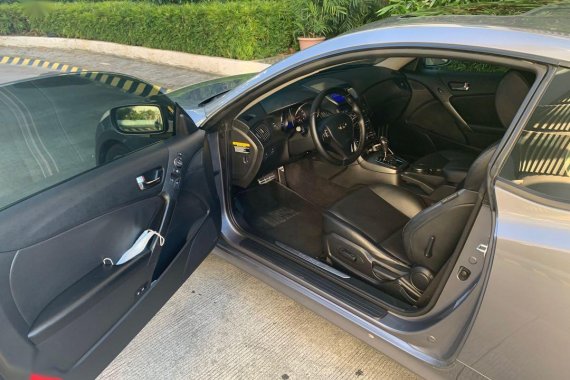 Sell Grey Hyundai Genesis in Manila