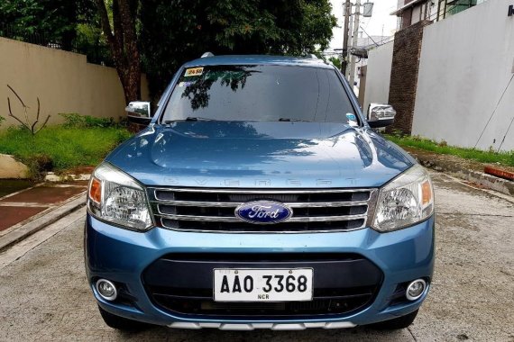 Selling Blue Ford Everest in Makati