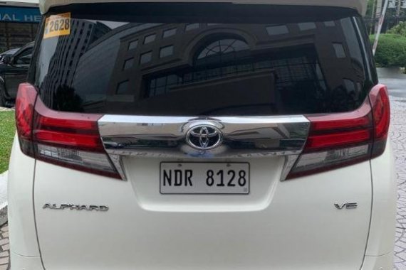 Sell White Toyota Alphard in Manila